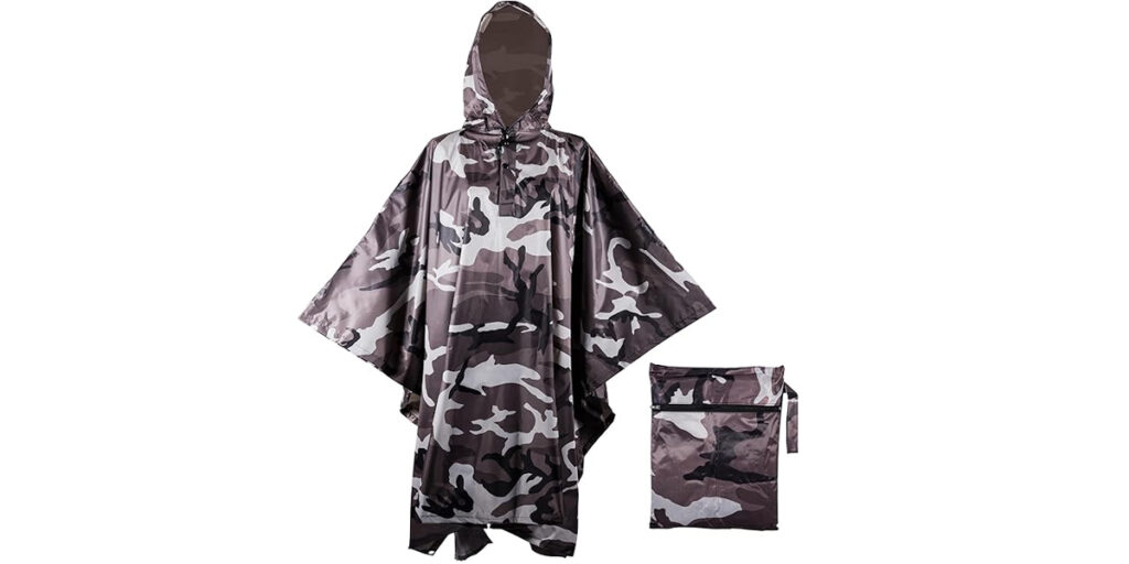 Camo Poncho : The Growing Popularity in Urban Fashion