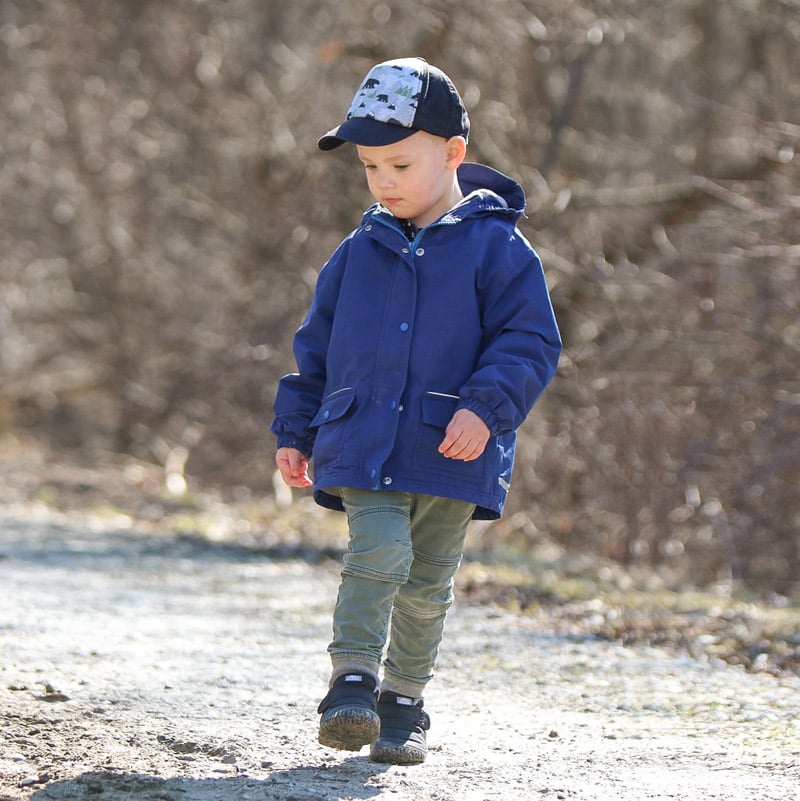 An application scenario or product detail of boys fleece lined rain jacket - Image 10