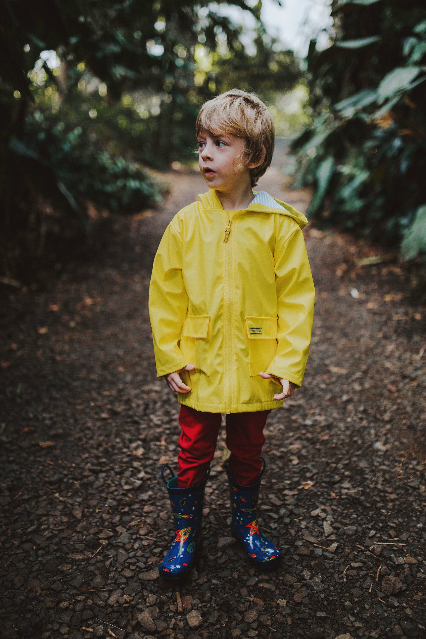 An application scenario or product detail of boys yellow raincoat - Image 5