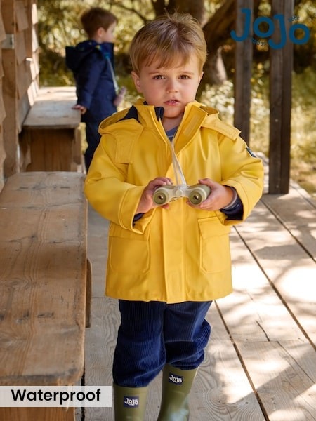 Featured image for the boys yellow raincoat guide