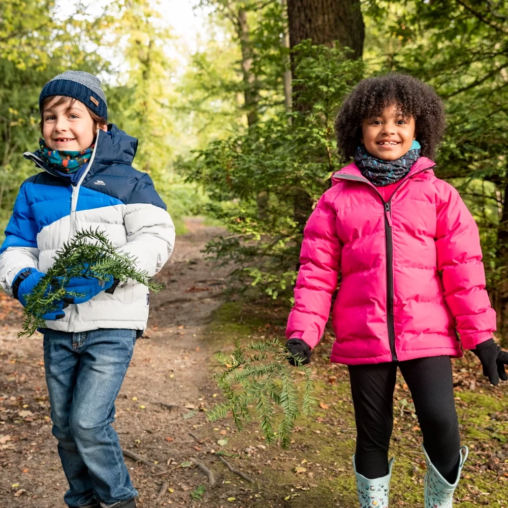 An application scenario or product detail of childrens waterproof coats - Image 6
