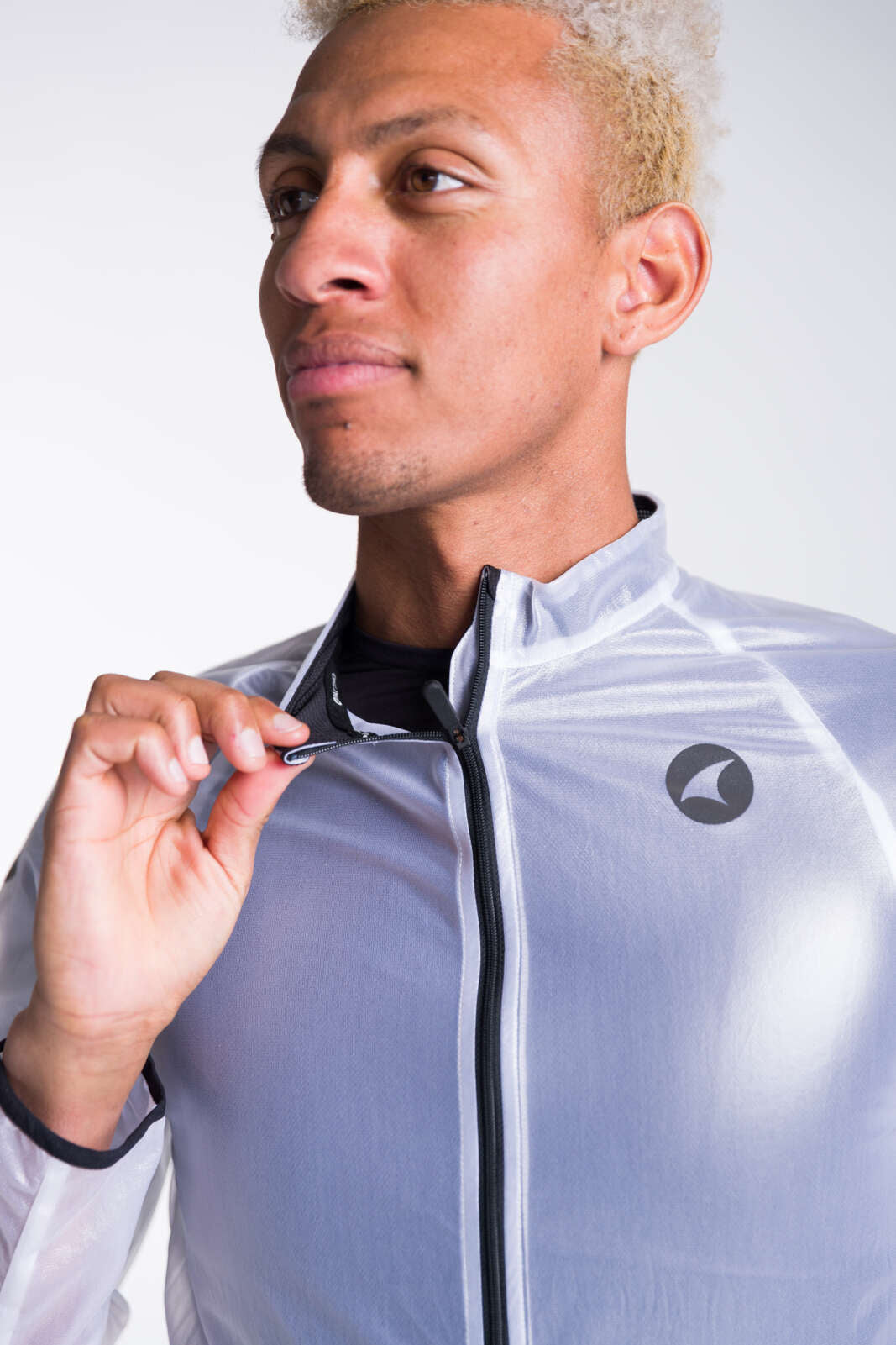 An application scenario or product detail of cycling rain jacket - Image 6