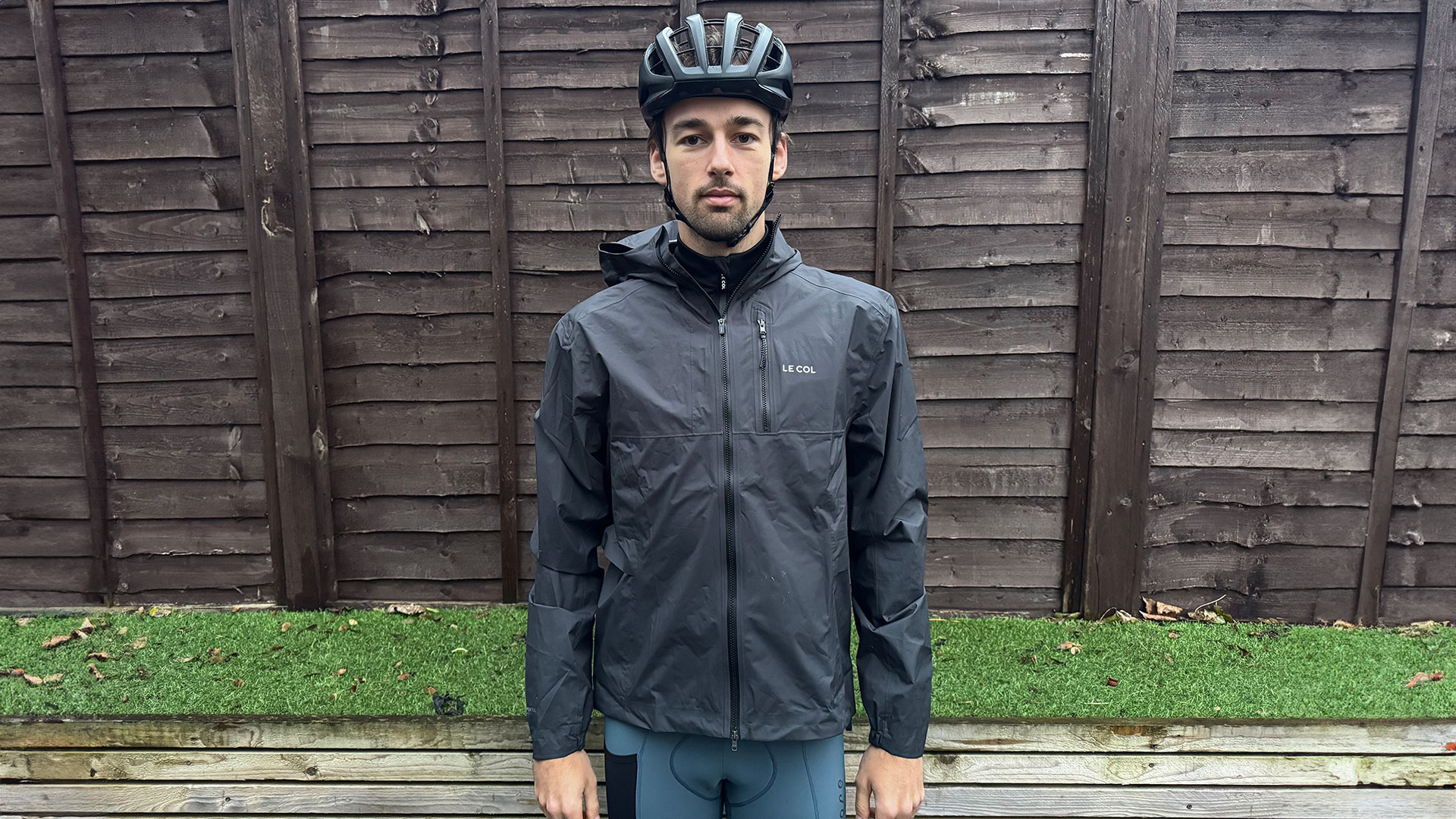 An application scenario or product detail of cycling rain jacket - Image 17