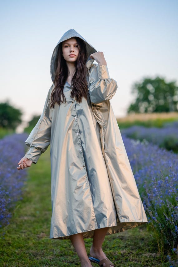 An application scenario or product detail of girls long raincoat - Image 10