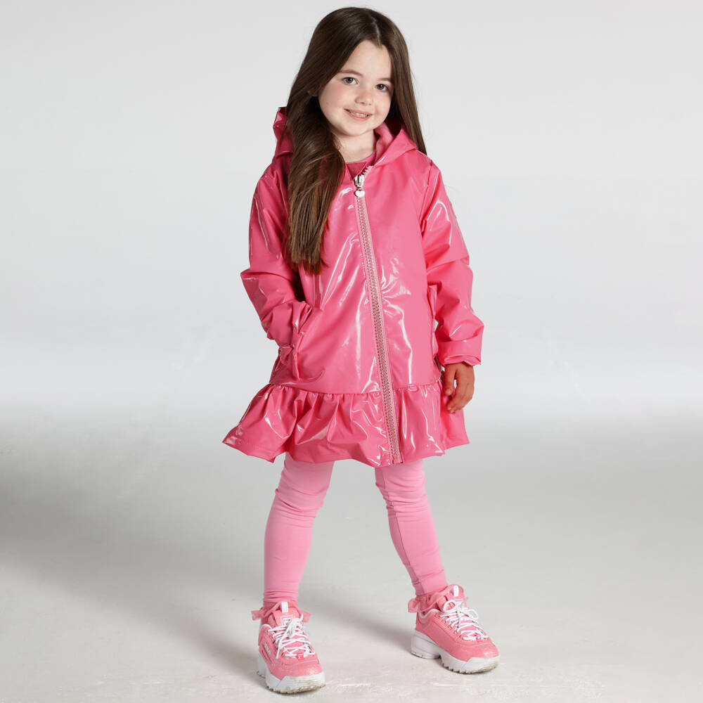 An application scenario or product detail of girls pink raincoat - Image 3