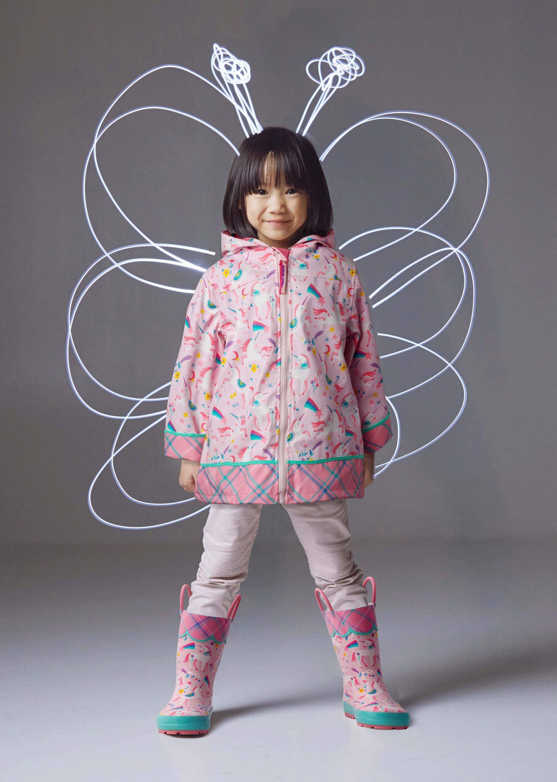 An application scenario or product detail of girls pink raincoat - Image 9