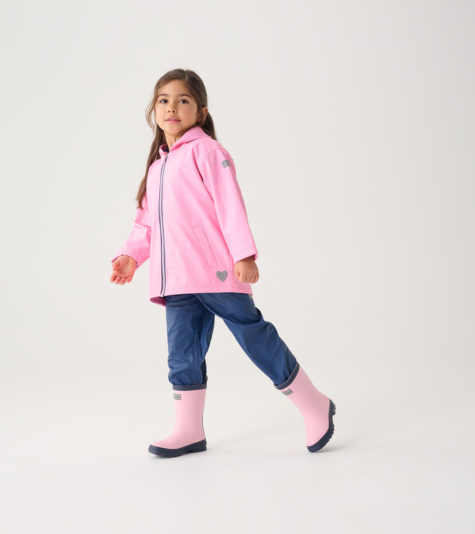 An application scenario or product detail of girls pink raincoat - Image 23