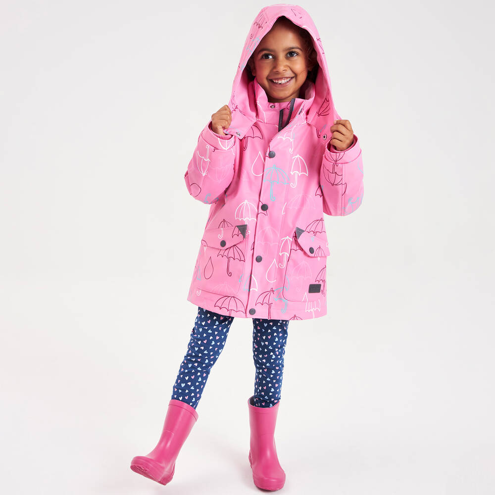 An application scenario or product detail of girls rain jacket - Image 14