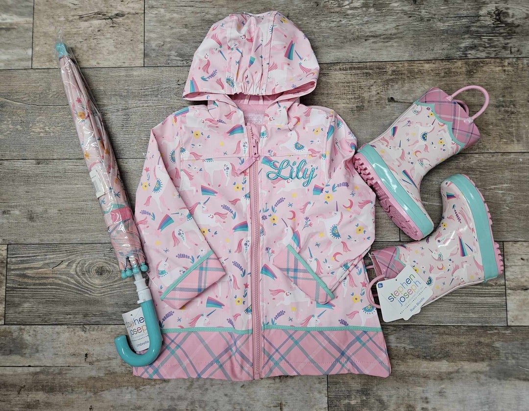 An application scenario or product detail of girls unicorn raincoat - Image 5