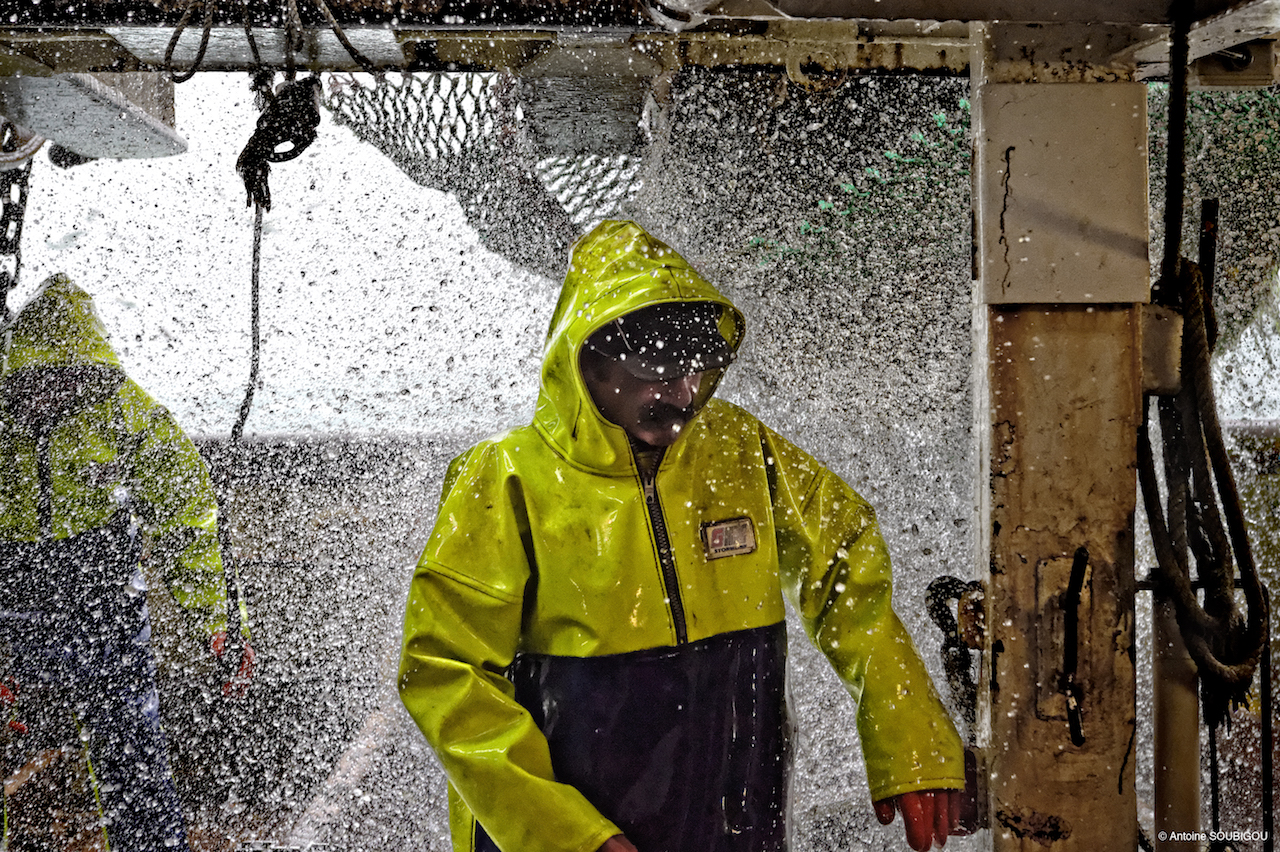 An application scenario or product detail of heavy duty rain gear for construction - Image 19