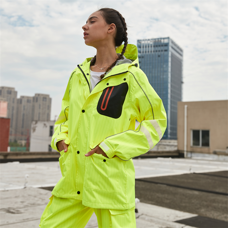 An application scenario or product detail of high quality wholesale waterproof raincoat jacket - Image 13