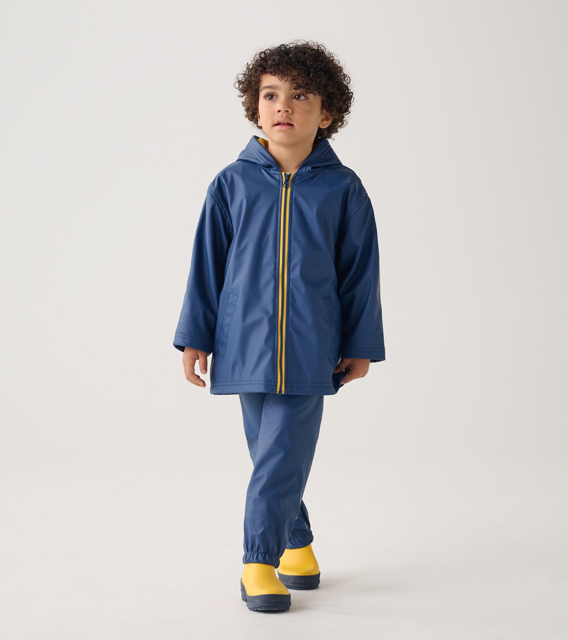 An application scenario or product detail of kids lined raincoat - Image 19