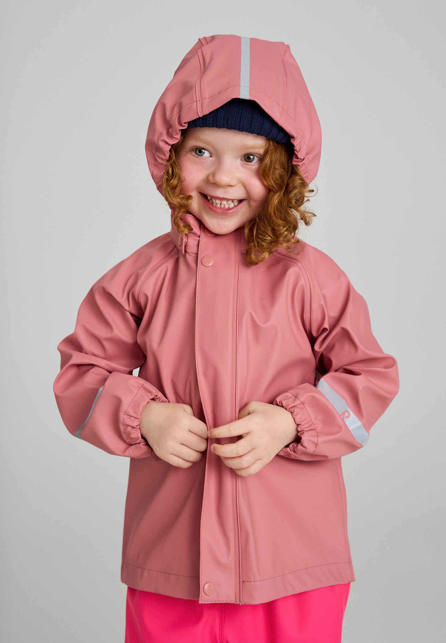 An application scenario or product detail of kids waterproof coat - Image 7