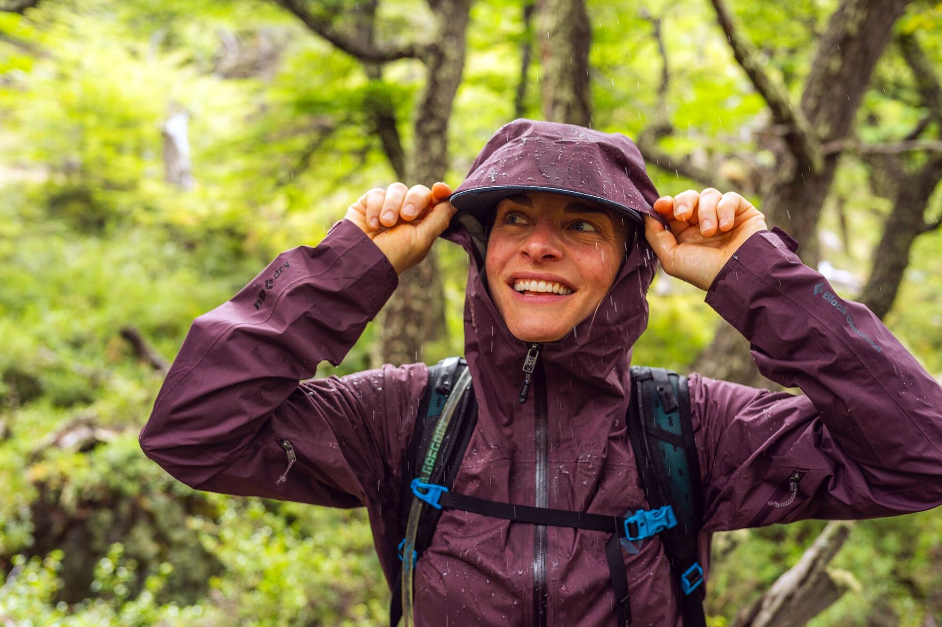 An application scenario or product detail of lightweight rain jacket - Image 16