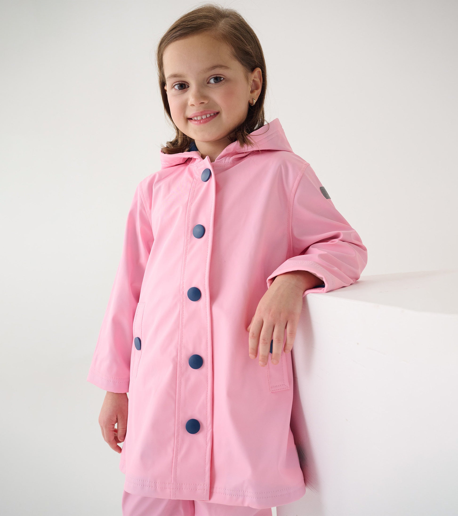 An application scenario or product detail of little girl raincoats - Image 7