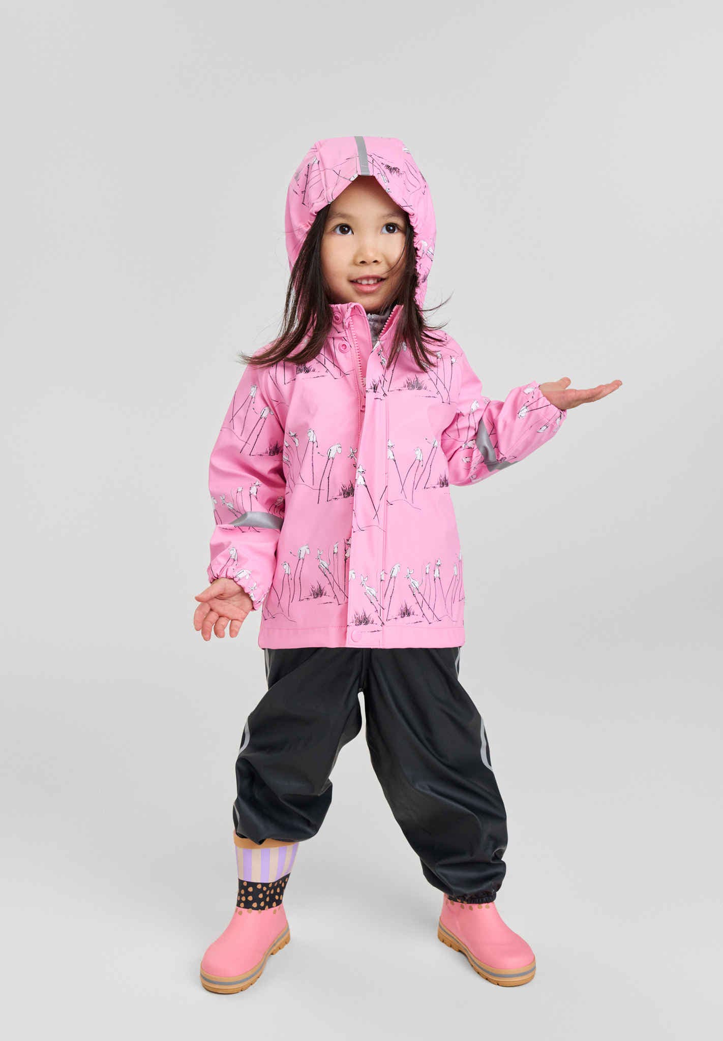 An application scenario or product detail of pink toddler raincoat - Image 7