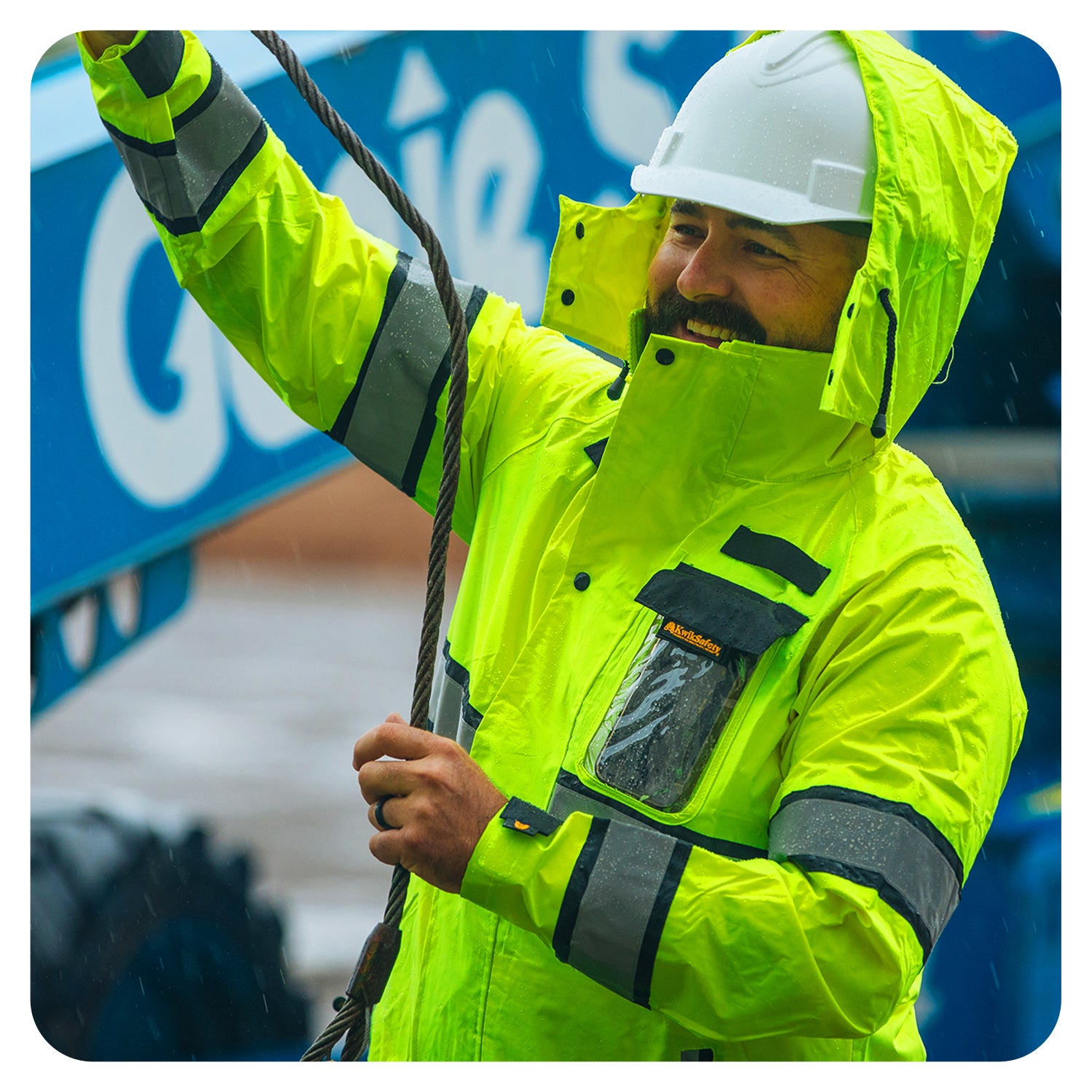 An application scenario or product detail of rain coat jacket - Image 14