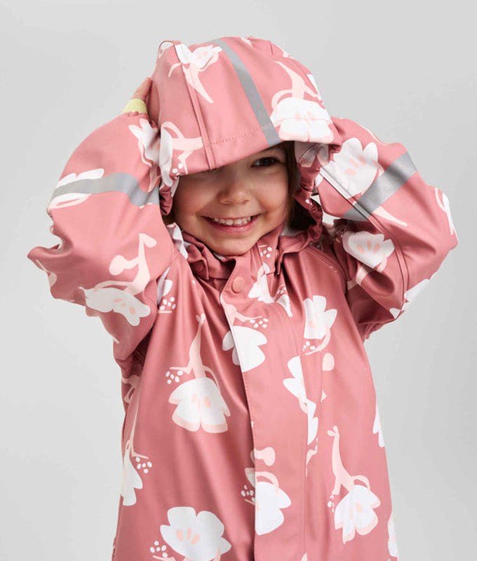An application scenario or product detail of rain coats kids - Image 15