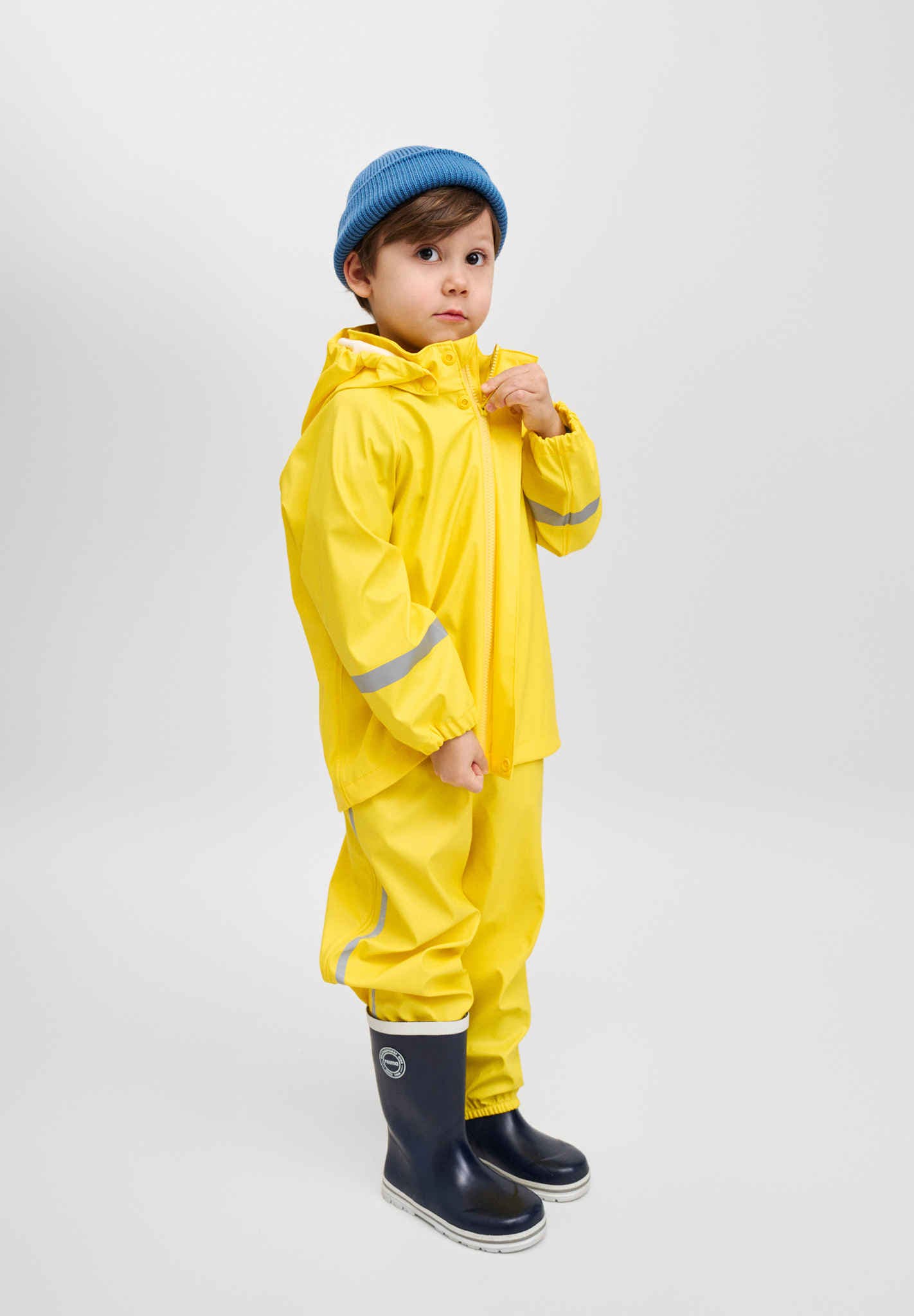 An application scenario or product detail of toddler yellow raincoat - Image 18