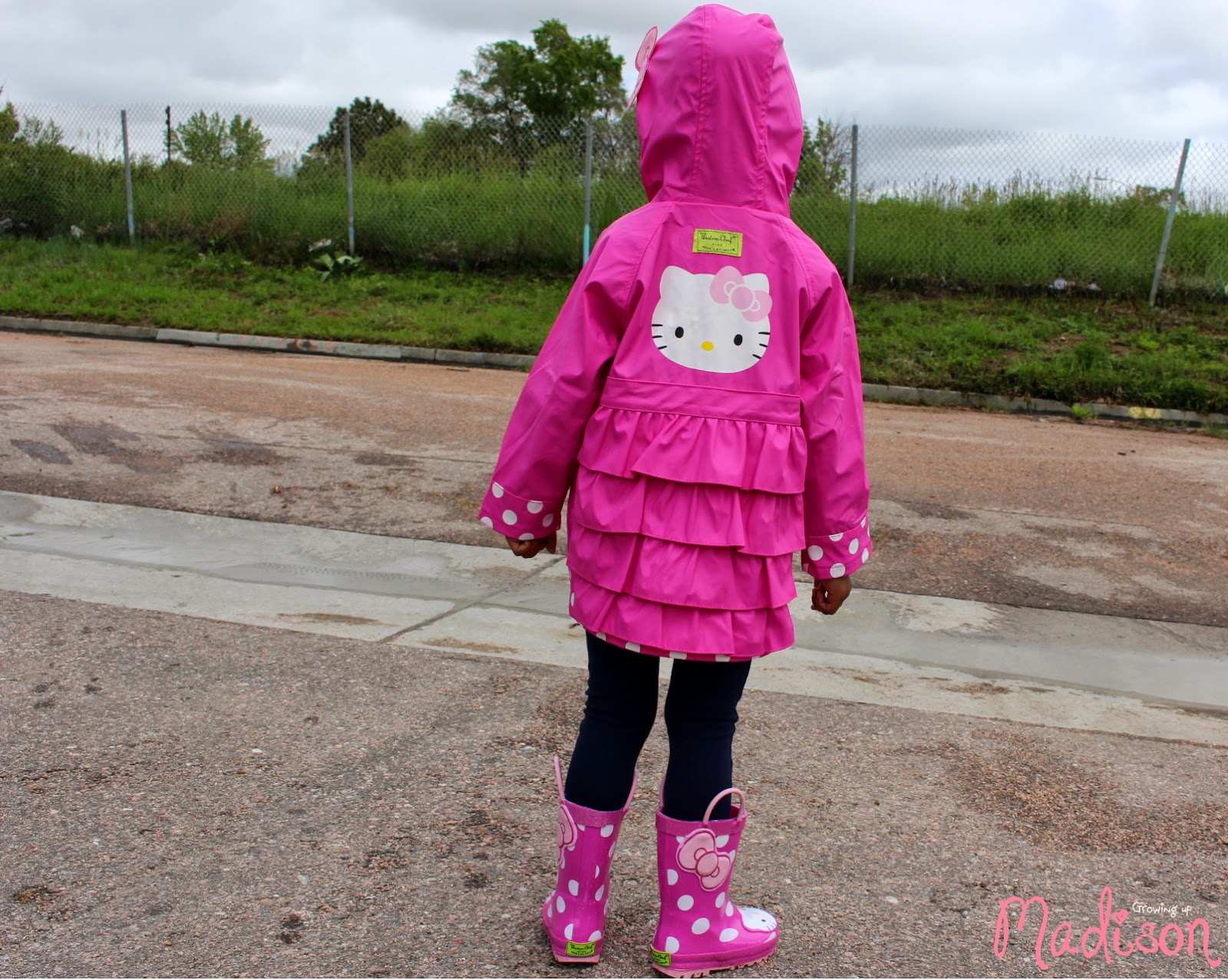 An application scenario or product detail of western chief hello kitty raincoat - Image 12