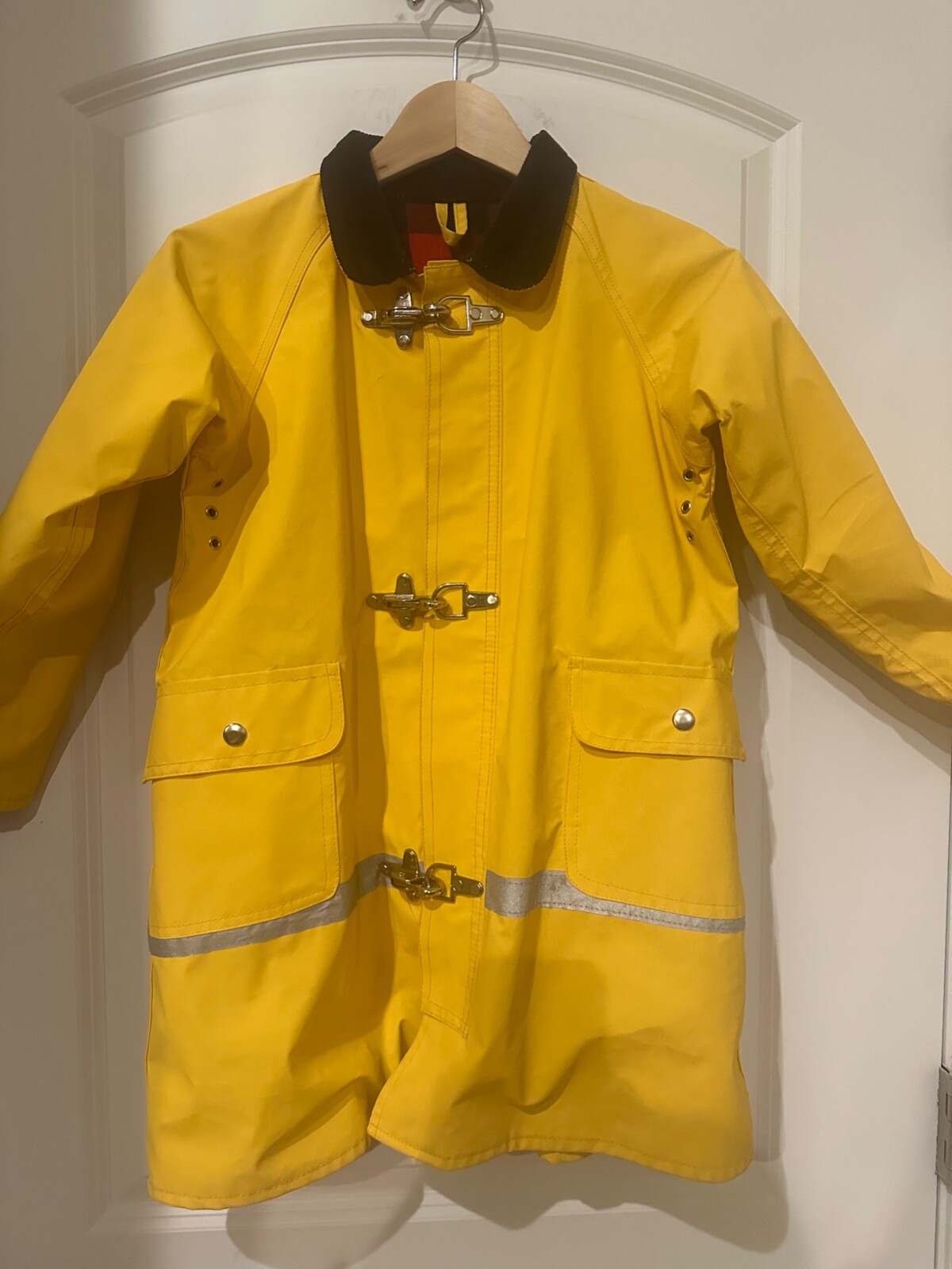 An application scenario or product detail of youth yellow raincoat - Image 11
